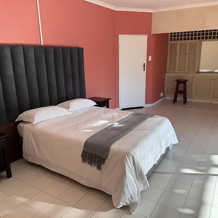 La Maison On 37 Admiralty Way, Summerstrand, Port Elizabeth-2